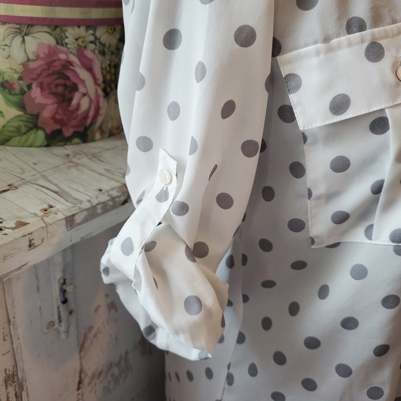 Violet & Claire White & Gray Polka Dot Blouse Small - Picture 8 of 8